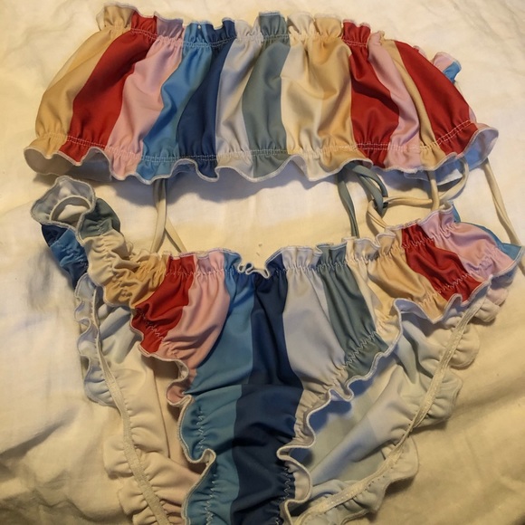 SOLD OUT Reformation Rainbow 🌈 Goldie Bikini - Picture 6 of 6